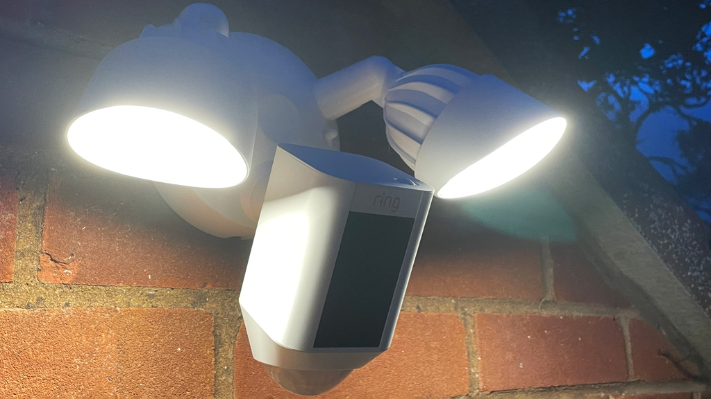 ring floodlight cam wired plus
